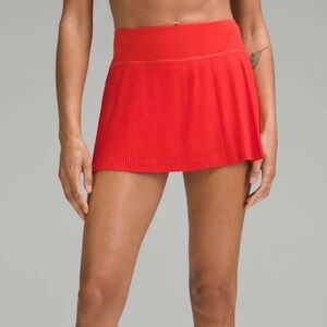 Lululemon Red Pleat to Street Mid-Rise Skort Sz 8 Like New Condition